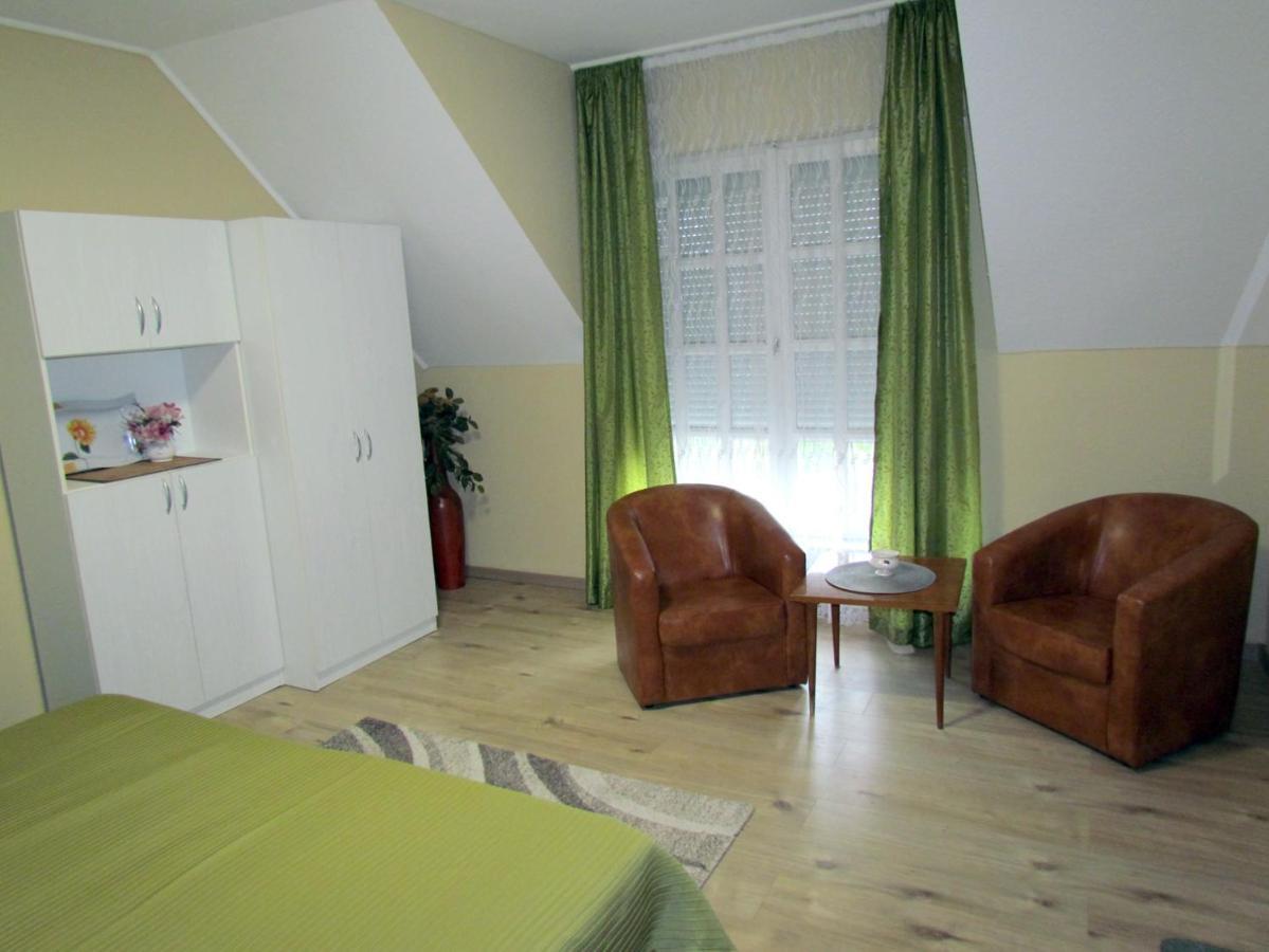 Hotel Leander Vendeghaz Gyenesdiás Exteriér fotografie